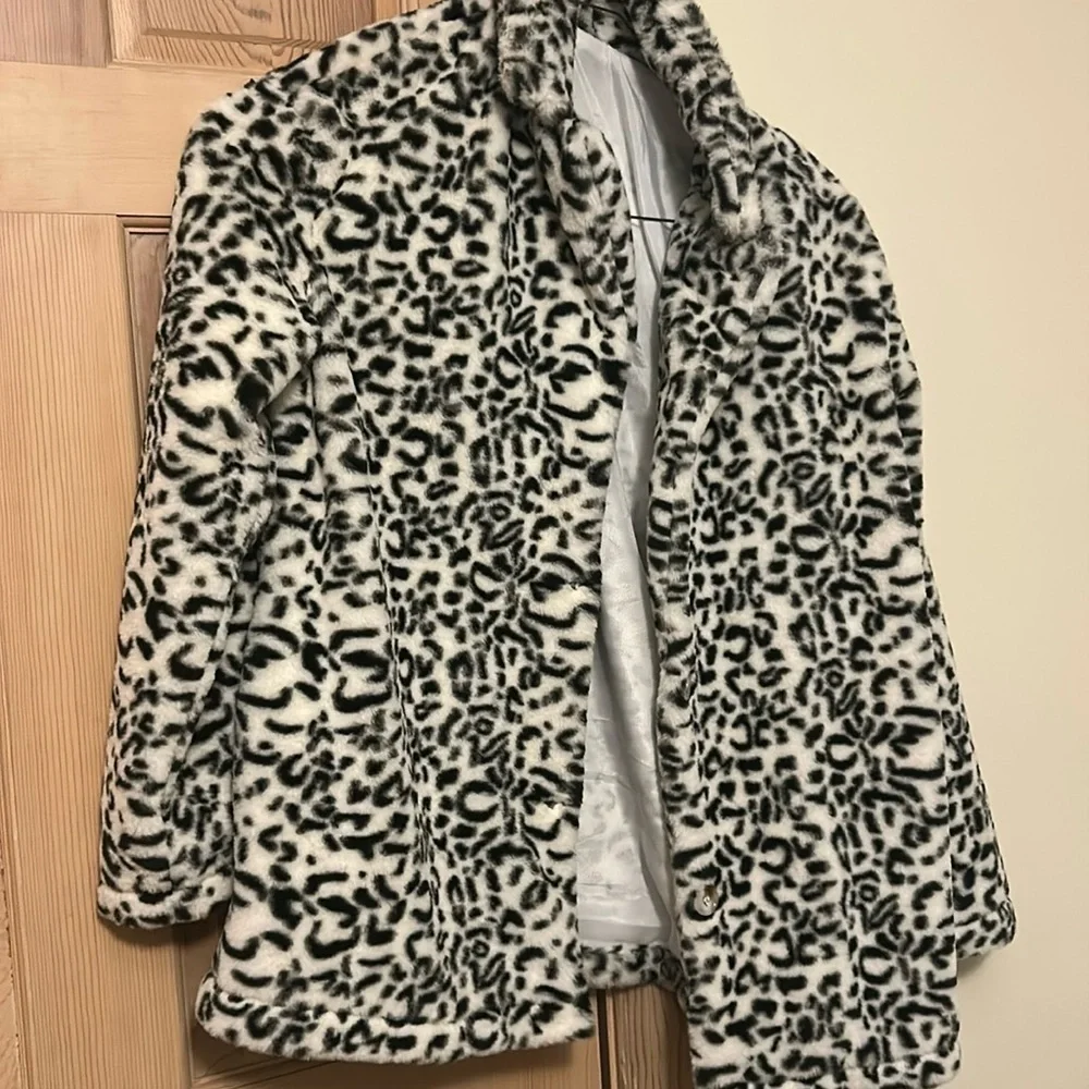SHEIN SMALL JACKET - Picture 2 of 2